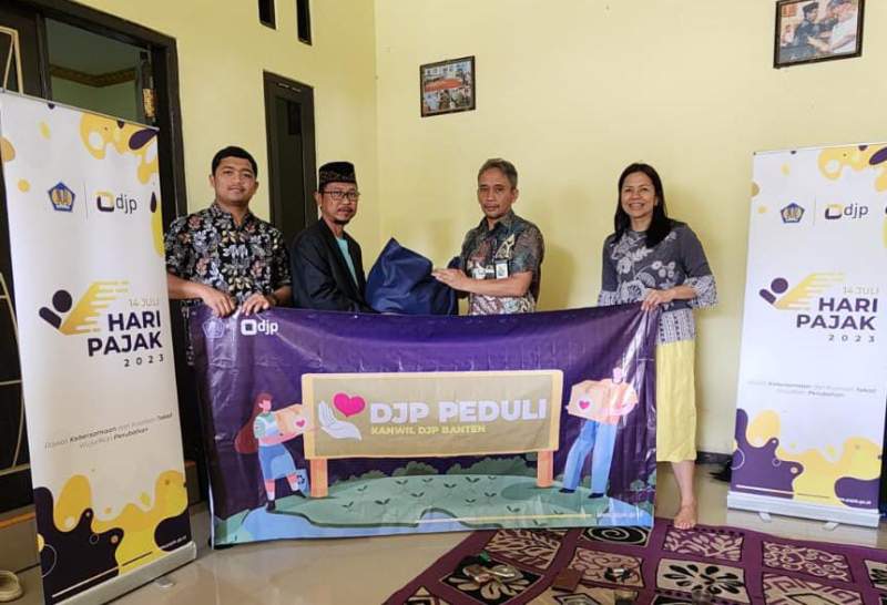 Rangkaian Hari Pajak, DJP Banten Sumbang Sumbang Bantuan Sembako Hingga Donor Darah