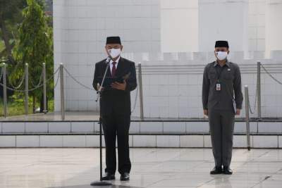 Kenang Jasa Pahlawan, H Mad Romli Tabur Bunga di Makam Raden Arya Wangsakara