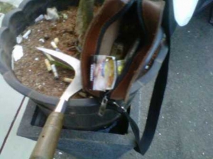 Babinsa Tangkap Preman Bawa Clurit dan 10 kantong Pil Koplo