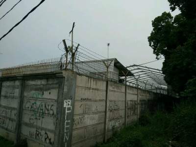 Belum berizin Pabrik Baja di Sukamulya tetap beroperasi