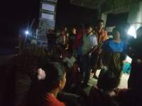 Warga melakukan pencarian bocah asal Serdang Bedagai hanyut di sungai. (istimewa).