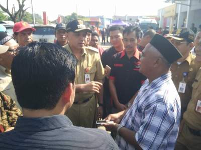 Omzet Menurun, Pedagang Pasar Sentiong Curhati Bupati