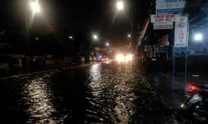 Kondisi Jalan Dewi Sartika Ciputat saat terjadi hujan deras.