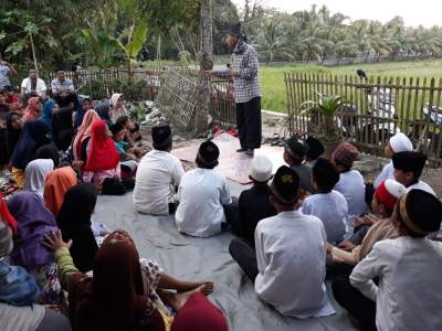 Kang Budi hibur Anak Yatim, Mendongeng Kisah Kekejaman Raja Fir'aun