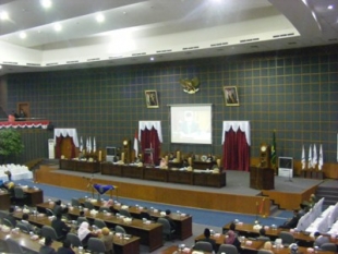 Pimpinan Dewan Mengesahkan Aturan Kode Etik Paripurna