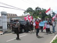 Belasan Mahasiswa Tuding Pemda Tak Tegas