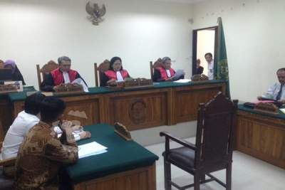 Sidang wanprestasi Wahidin Halim.