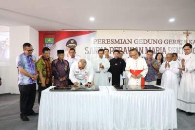 Zaki Resmikan Gereja Katolik Santa Perawan Maria