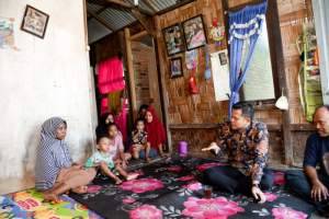 Terombang Ambing di Selat Malaka Selama 4 Hari, Wabup Adlin Tambunan Kunjungi TKI Serdang Bedagai