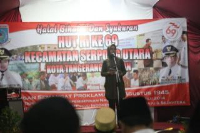 Airin Baca Puisi, Warga Menitikan Air Mata