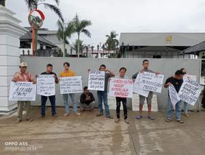 Di PHK Sepihak, Buruh Pabrik Kimia di Cikupa Gelar Aksi Demo