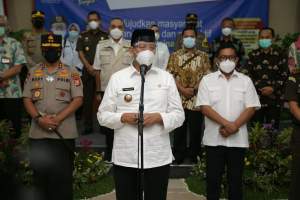 Klarifikasi Gubernur Banten Wahidin Halim Soal Video Viral Saat Divaksin