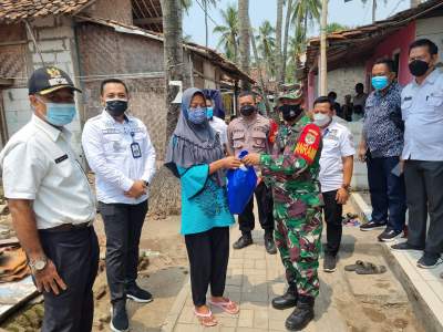 Rumah Warga Desa Marga Mulya Roboh, Unsur Muspika Mauk Peka Bangun Kembali Rumah Warga