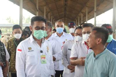 Zaki dan Menteri Pertanian Kunjungi PT TUM Teluknaga