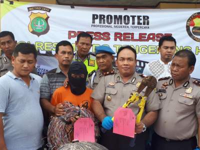 Pelaku pencurian kabel yang diringkus Polsek Neglasari.