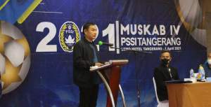 Wakil Bupati Tangerang Mad Romli saat membuka Muskab ke lV PSSI Kabupaten Tangerang di Hotel Lemo Kelapa Dua