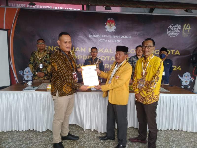 DPC Partai Hanura Kota Serang Daftarkan ke 40 Bacaleg ke KPU