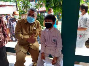 Tinjau Vaksinasi di Ruhama, Walikota Tangsel : Antusiasnya Luar Biasa