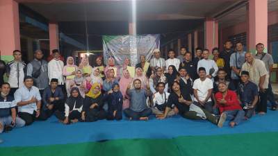 Ikatan Alumni SMA Depati Amir Bukber Sembari Santunan Anak Yatim