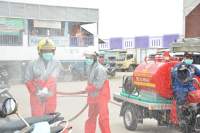 Rawan Penyebaran Virus Corona, BPBD Semprotkan Disinfektan Di Pasar