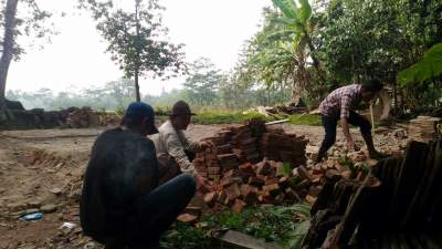 Rumah Warga Miskin di Serang Ambruk