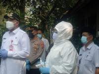 Warga Budimulya yang Menjalani Isoman Dijenguk Bupati Tangerang