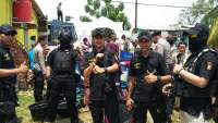 Bantuan air bersih dari Polres Serang