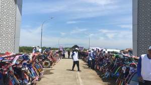 Ratusan Becak Angkut Delegasi Pemsea Menuju Ketapang