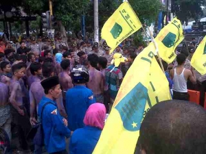 PMII dan Elemen Mahasiswa Menuntut Anggota DPRD