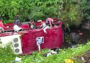Bus Rombongan Ziarah Asal Tangsel Masuk Ke Jurang di Guci Jateng