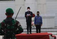 Mad Romli Jadi Inspektur Upacara Di Taman Makam Pahlawan