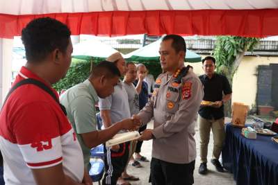 Kapolresta Tangerang Serahkan Bantuan kepada Korban Kebakaran