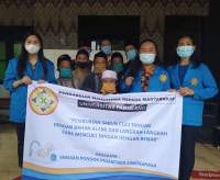 Sambangi Pesantren Sinergi Rasa, Mahasiswa UNPAM Ajari Santri Membuat Sabun Cuci Tangan