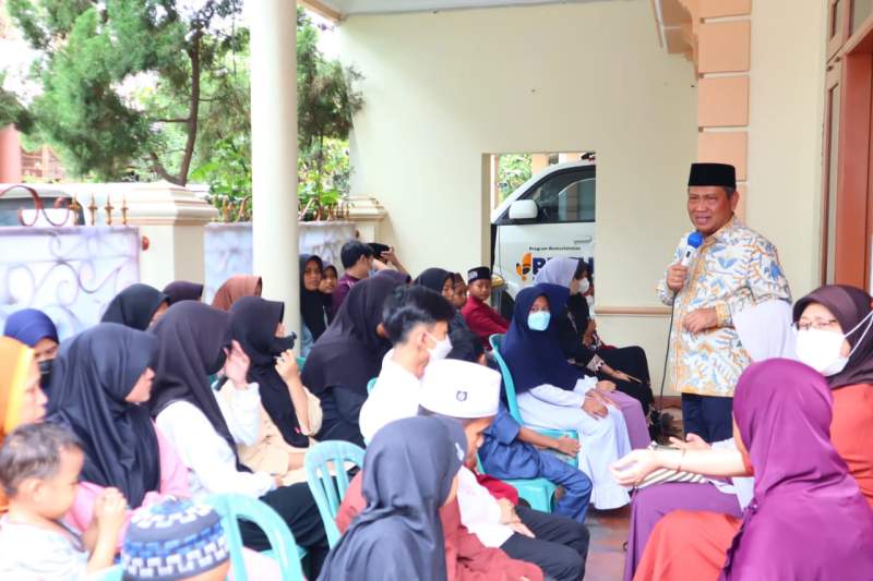 Muhammad Rizal DPR RI Berbagi Kasih Menyantuni Anak-anak Yatim di Binong Curug