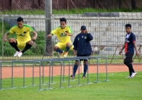 pemain Cilegon United sedang berlatih