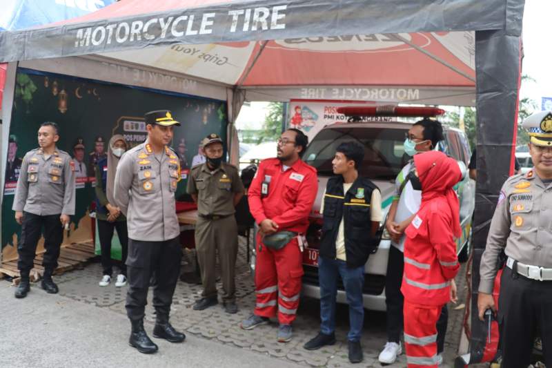 Pastikan Pemudik Aman dan Nyaman, Kapolres Metro Tangerang Kota Cek Pospam Rest Area