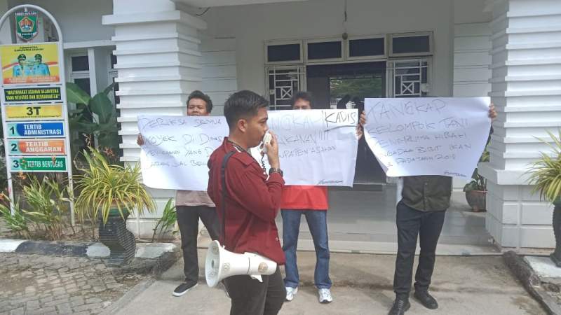 Diduga Jadi Sarang Korupsi, Permasi Asahan Unjukrasa di Dinas Perikanan