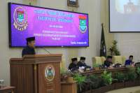 Di Depan Anggota DPRD, Mad Romli Sampaikan Nota Perubahan Keuangan