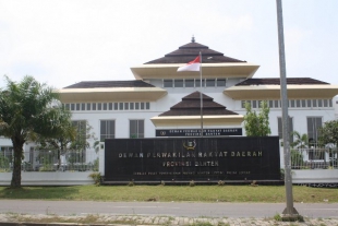 Fraksi PKS DPRD Banten Tolak Proses Pengadaan Baju Dinas