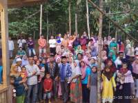 Manfaatkan Hari Libur dengan Silaturahmi