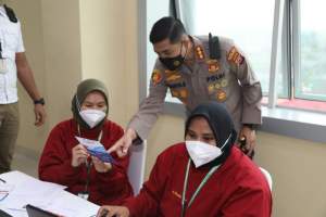 Sukseskan 1 Juta Dosis, Polresta Tangerang Gelar Vaksinasi Massal