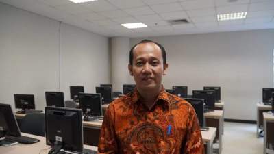 Kades, BPD, Perangkat Desa, Camat, TNI/ Polisi Wajib Mundur Jika Mau Nyaleg