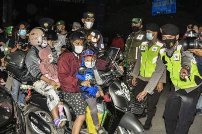 Pemerintah Berencana Wajibkan Vaksin Ketiga Bagi Pemudik