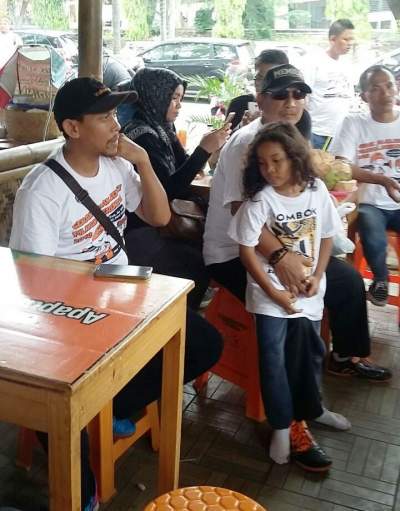 Ketua KPU Kota Tangerang Sanusi (kiri).