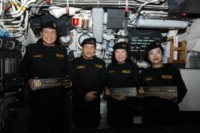 TNI AL Anugrahkan Brevet Hiu Kencana Kepada Dua Menteri