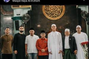 Bek Persita Putuskan Masuk Islam, Ucap Syahadat di Masjid Raya Al-Azhom