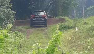 Mobil Korban Ditemukan Disemak - semak di Curug Kecamatan Petir Kabupaten Serang.