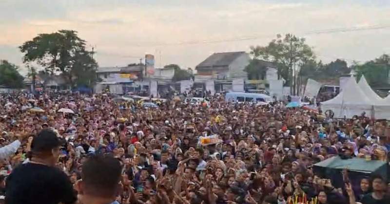 Vokalis Musik Papan Atas ST 12 Hibur Pendukung Andra Maesyal di Sepatan
