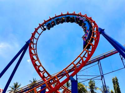 Ilustrasi wahana Halilintar di Ancol, Jakarta Utara.