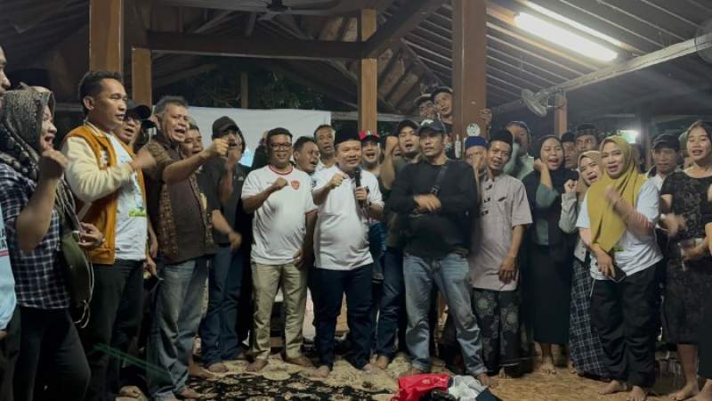 Ribuan Relawan Andra Soni - Dimyati Gelar Nobar